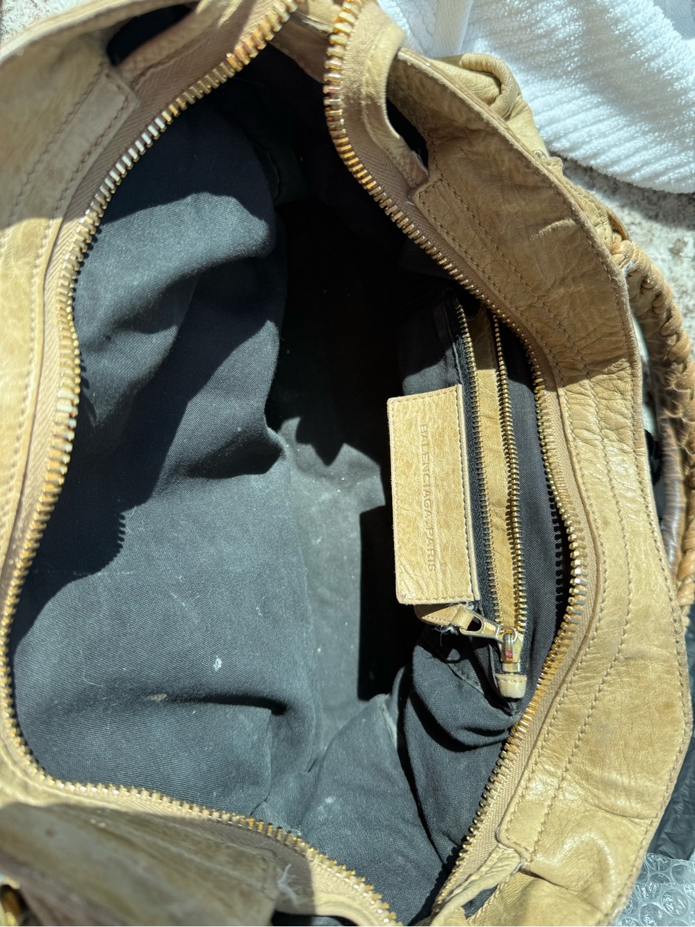 Balenciaga City Bag in Beige with Gold Tone Hardware Pre-2011 - Picture 5 of 15